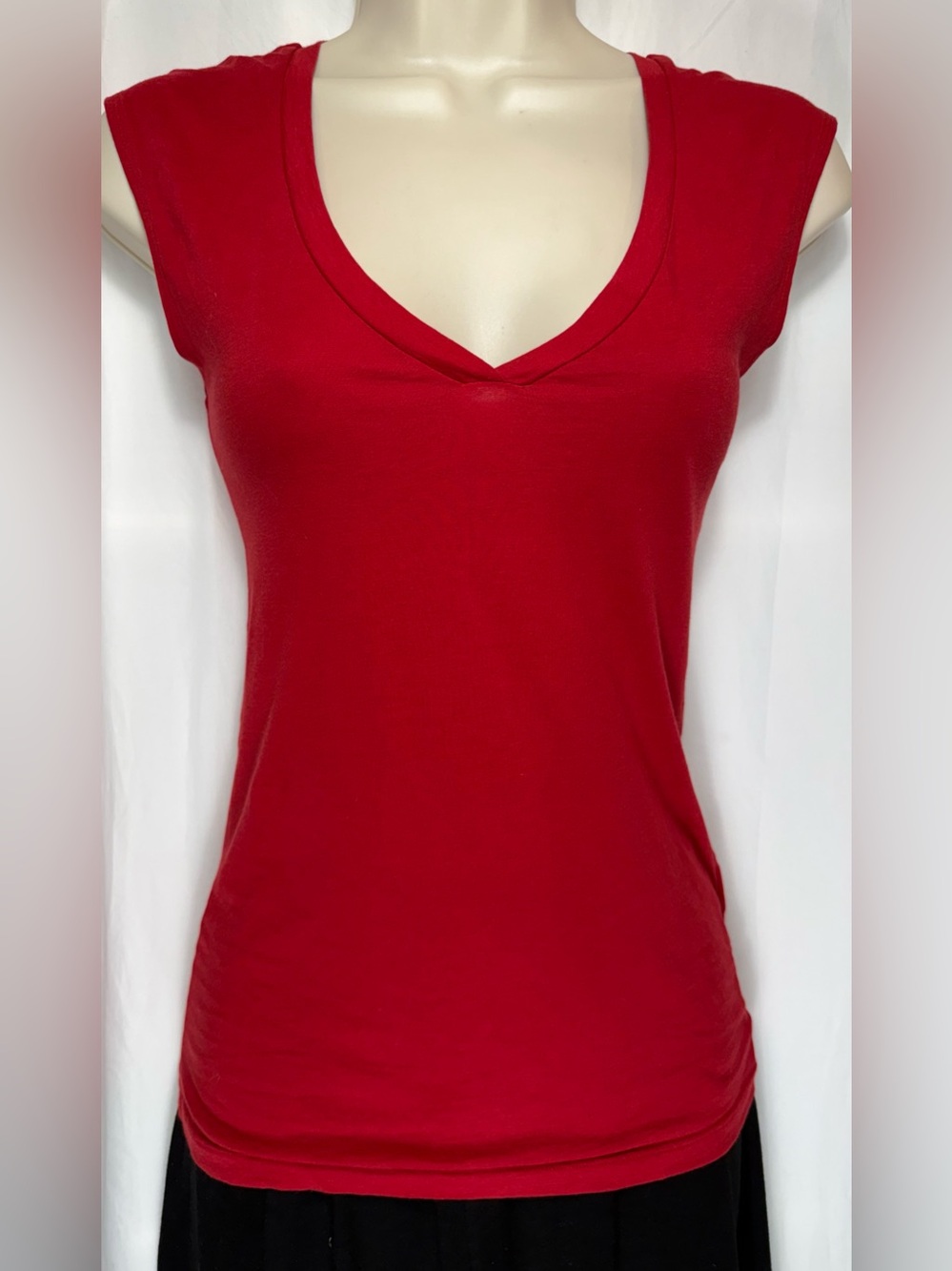 THEORY V-Neck Sleeveless Tee Shirt